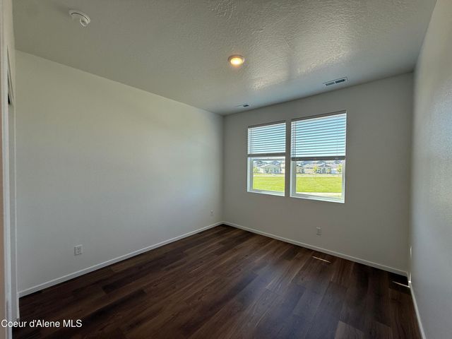 5330 E Antares Ln, Post Falls, ID 83854