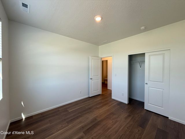 5330 E Antares Ln, Post Falls, ID 83854