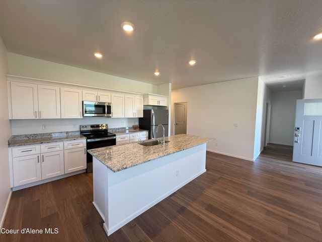 5330 E Antares Ln, Post Falls, ID 83854