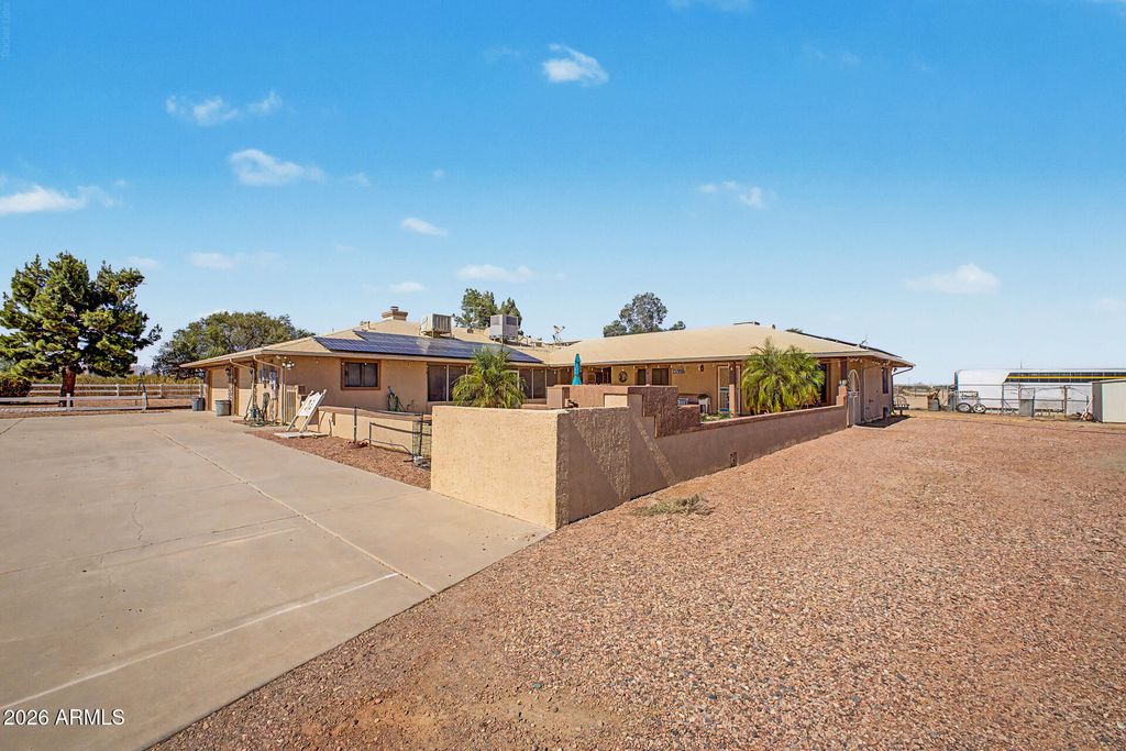 20537 W GORDON Way, Wittmann, AZ 85361 — exterior