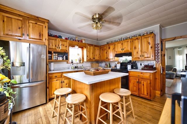 467 Brock Ave, New Bedford, MA 02744