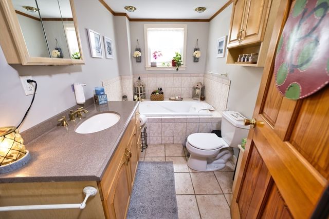 467 Brock Ave, New Bedford, MA 02744