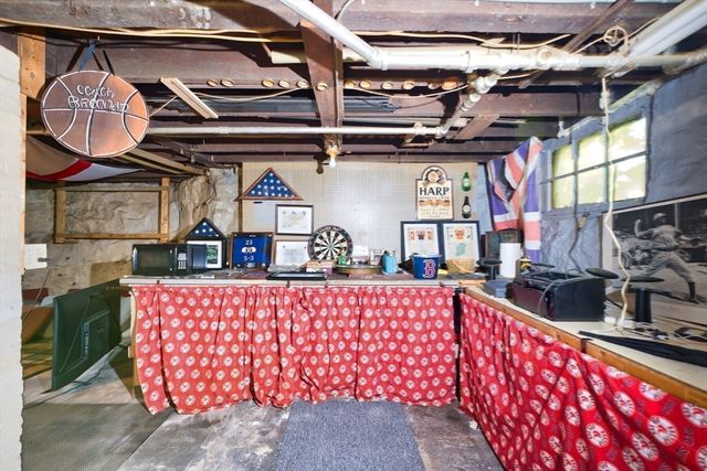 467 Brock Ave, New Bedford, MA 02744