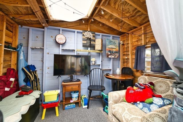 467 Brock Ave, New Bedford, MA 02744