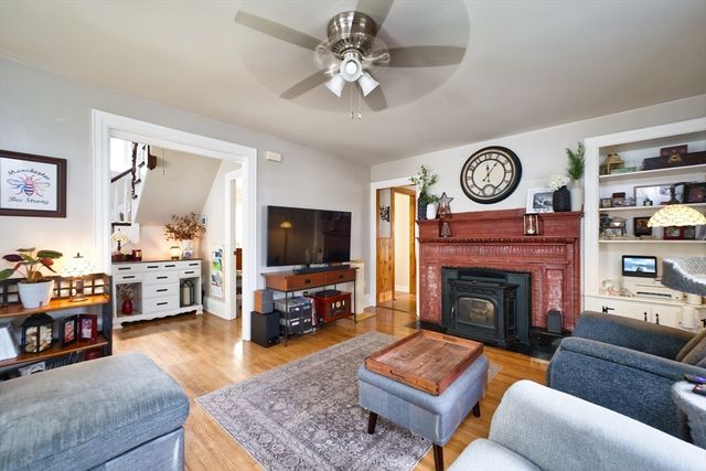 467 Brock Ave, New Bedford, MA 02744