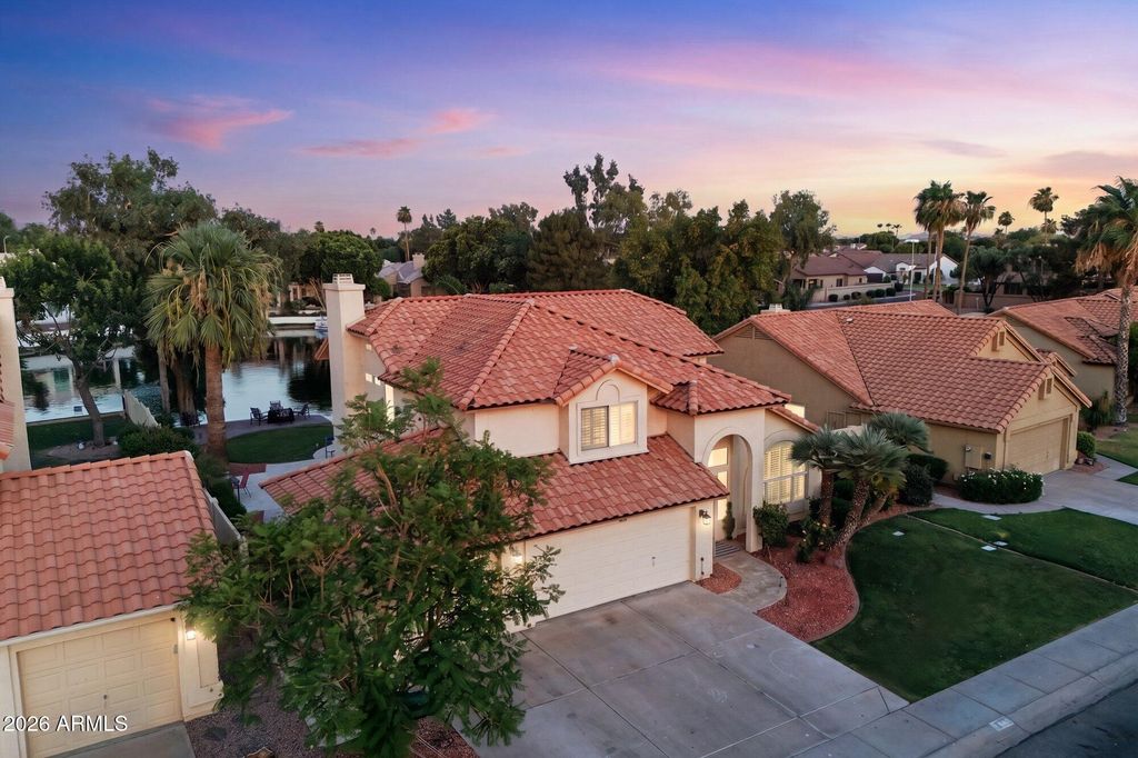 3821 S HAWTHORN Drive, Chandler, AZ 85248 — photo 3