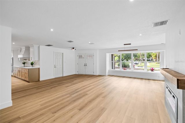 13310 GOLF CREST CIRCLE, Tampa, FL 33618