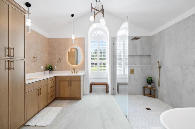 13310 GOLF CREST CIRCLE, Tampa, FL 33618