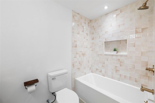 13310 GOLF CREST CIRCLE, Tampa, FL 33618