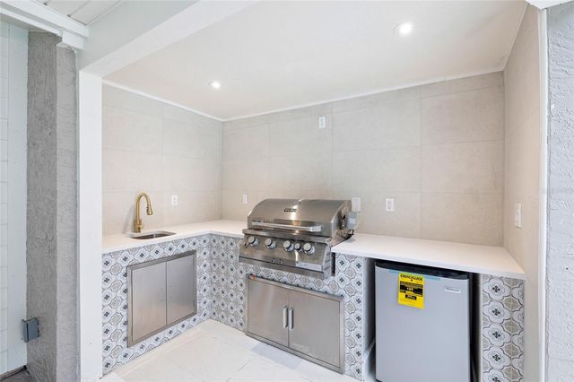 13310 GOLF CREST CIRCLE, Tampa, FL 33618