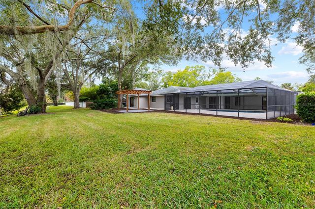 13310 GOLF CREST CIRCLE, Tampa, FL 33618