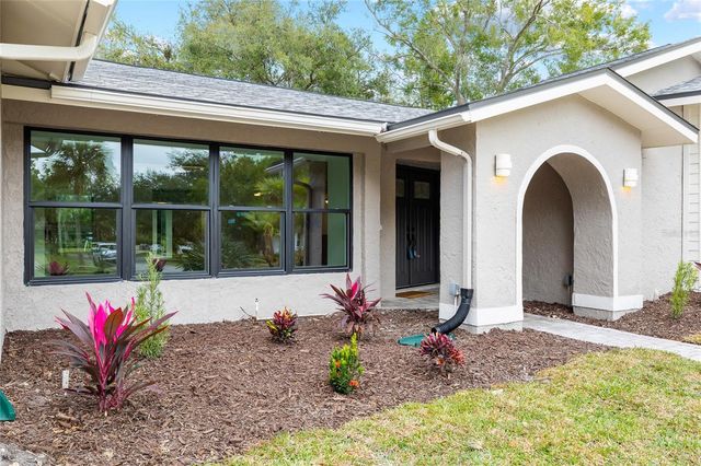 13310 GOLF CREST CIRCLE, Tampa, FL 33618