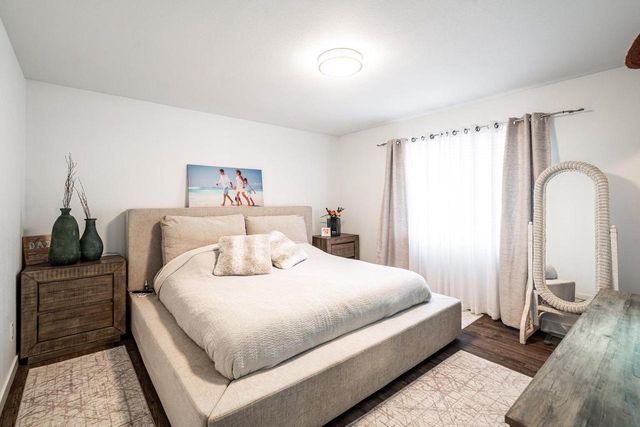 114 Manor COURT, Slinger, WI 53086