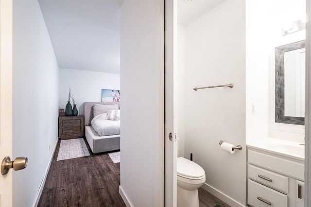 114 Manor COURT, Slinger, WI 53086