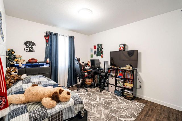 114 Manor COURT, Slinger, WI 53086