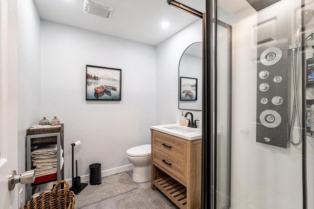 114 Manor COURT, Slinger, WI 53086