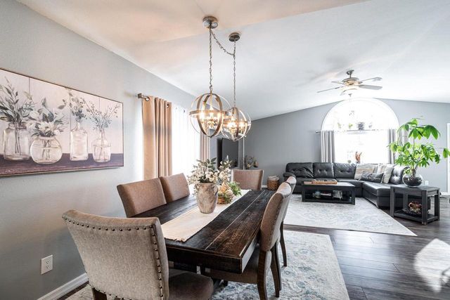 114 Manor COURT, Slinger, WI 53086