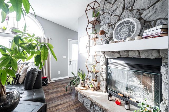 114 Manor COURT, Slinger, WI 53086