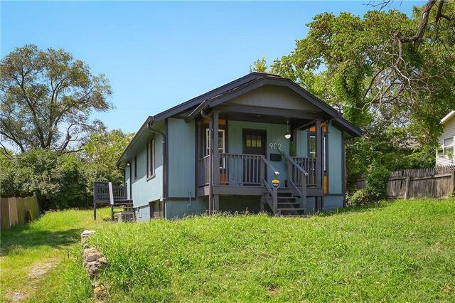 902 S CRISP Avenue, Independence, MO 64054