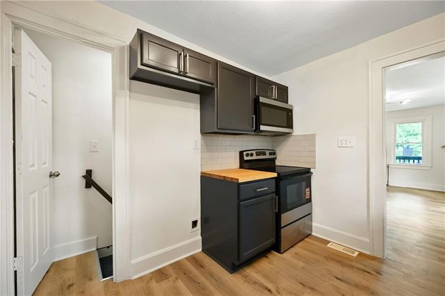 902 S CRISP Avenue, Independence, MO 64054