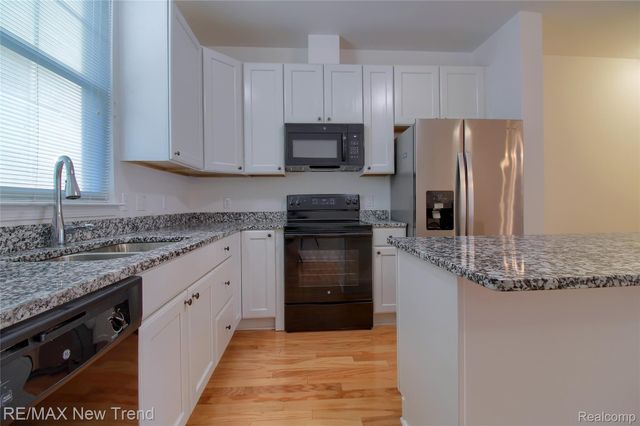 3142 JOHANNA WARE W, Wixom, MI 48393