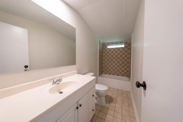 11715 HWY 194 HWY, Oakland, TN 38060