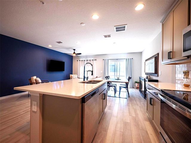 391 CAPE HONEYSUCKLE PLACE, Sanford, FL 32771