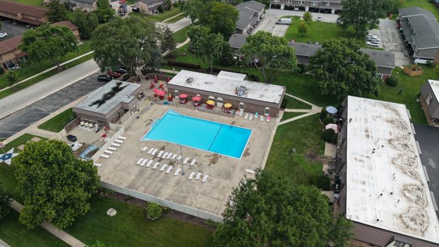 2 Cour Masson, Palos Hills, IL 60465