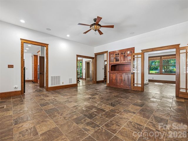 1606 Olmsted Drive, Asheville, NC 28803