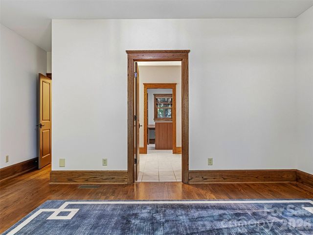 1606 Olmsted Drive, Asheville, NC 28803