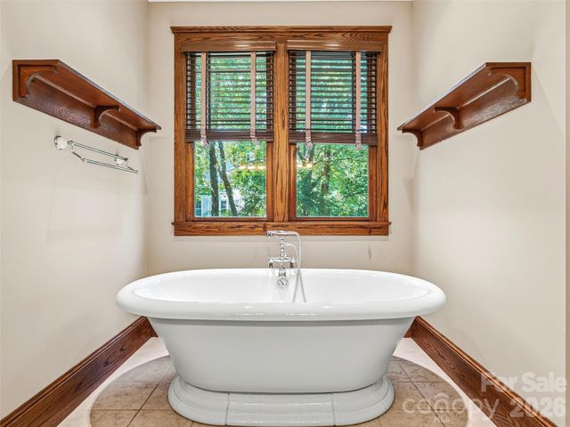 1606 Olmsted Drive, Asheville, NC 28803