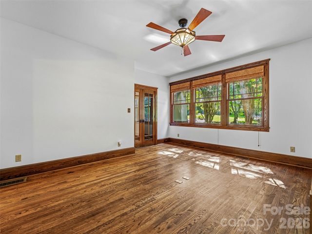 1606 Olmsted Drive, Asheville, NC 28803