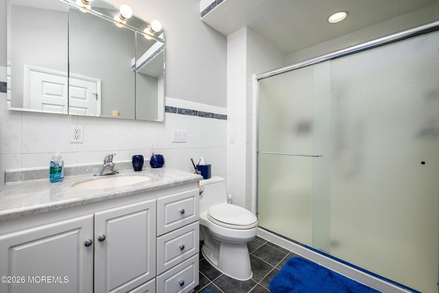 43 Westbrook Road, Howell, NJ 07731