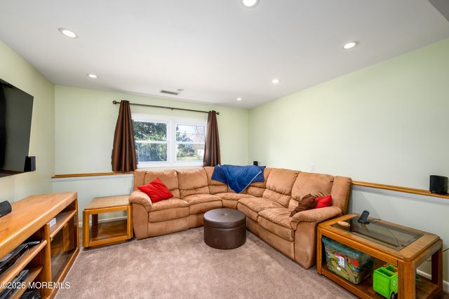 43 Westbrook Road, Howell, NJ 07731