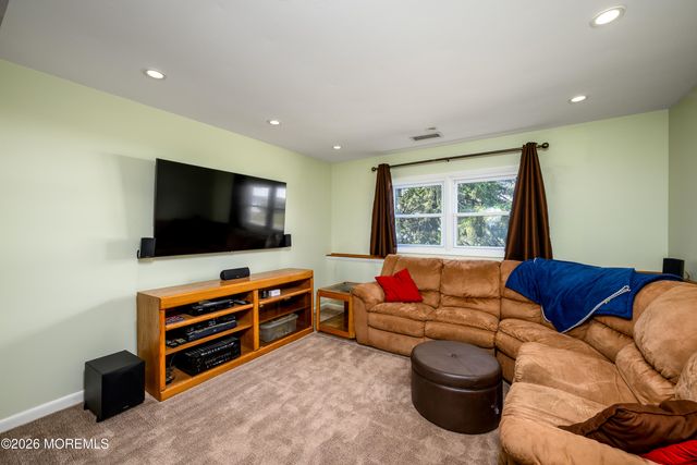 43 Westbrook Road, Howell, NJ 07731