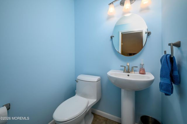 43 Westbrook Road, Howell, NJ 07731