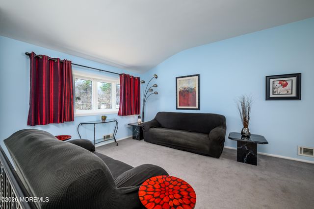 43 Westbrook Road, Howell, NJ 07731