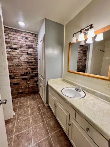 280 S Hill Avenue B102, Fayetteville, AR 72701