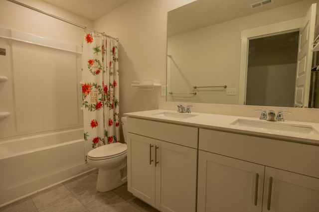 1071 Ross Farms Blvd, Clarksville, TN 37043