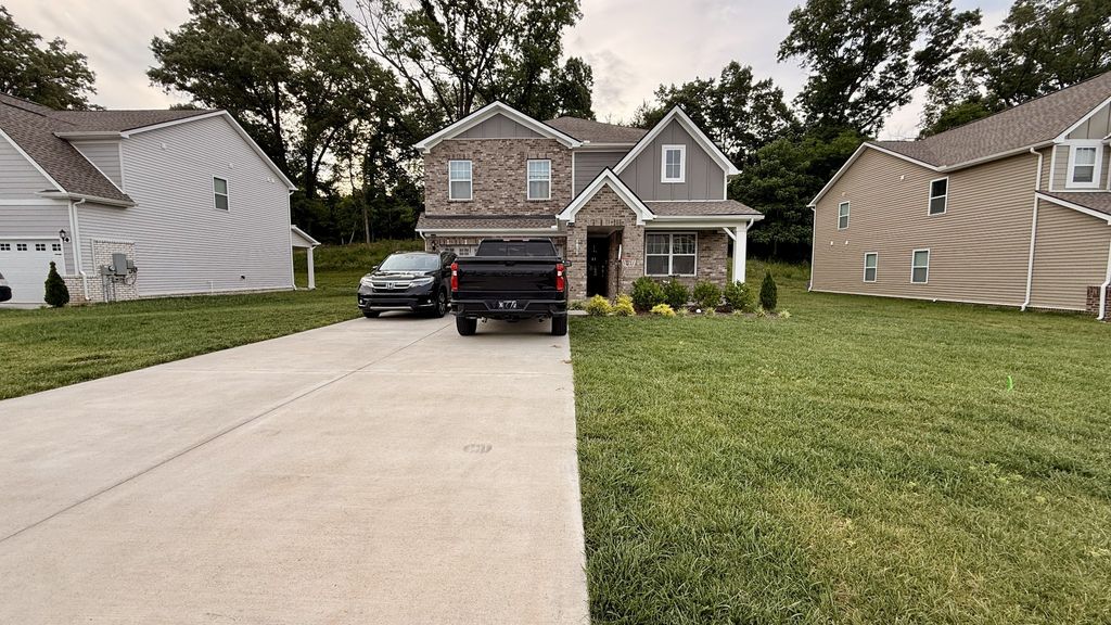 1071 Ross Farms Blvd, Clarksville, TN 37043