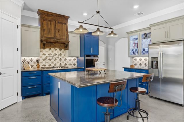 204 Martin Drive, Granbury, TX 76049