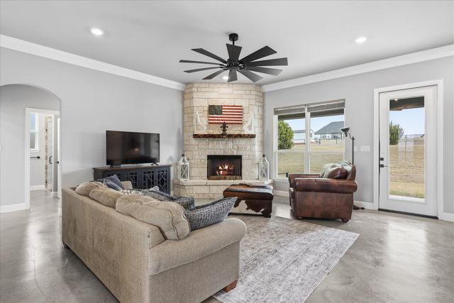 204 Martin Drive, Granbury, TX 76049