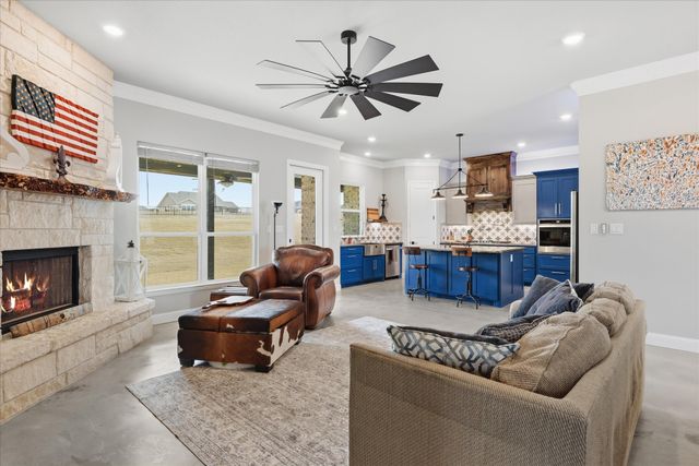 204 Martin Drive, Granbury, TX 76049