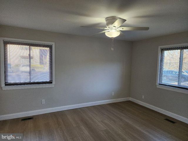 307 WOODHOLLOW DR, Marlton, NJ 08053