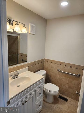 307 WOODHOLLOW DR, Marlton, NJ 08053