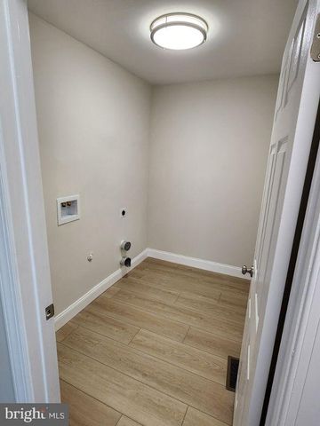 307 WOODHOLLOW DR, Marlton, NJ 08053