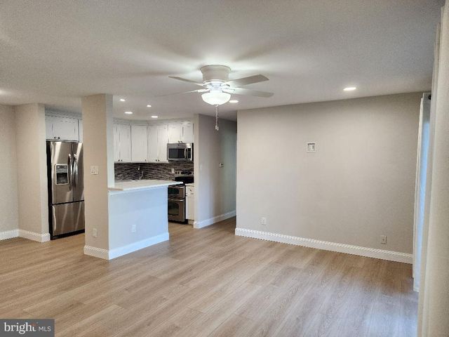 307 WOODHOLLOW DR, Marlton, NJ 08053