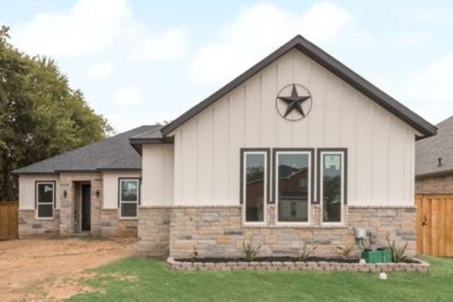 2729 Pike Drive, Lancaster, TX 75134