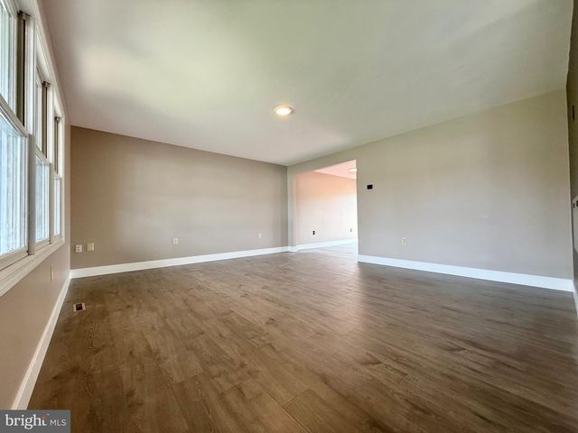 530 WYATT DR, Blandon, PA 19510