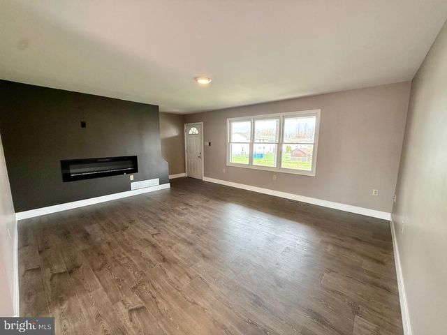 530 WYATT DR, Blandon, PA 19510